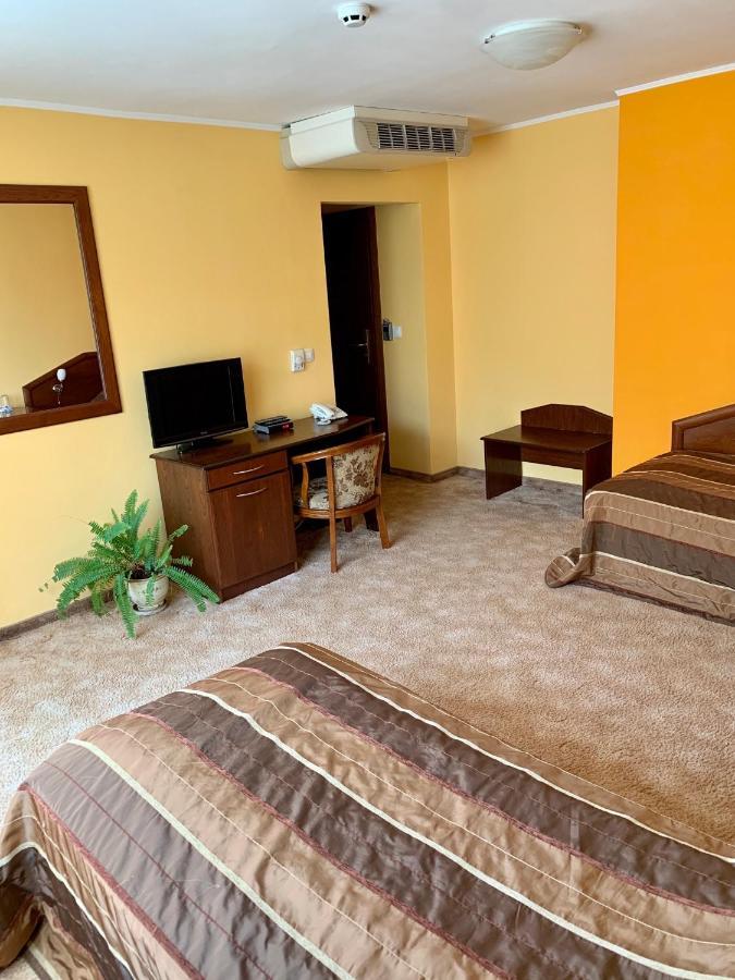 Hotel Elena Βελίκο Τίρνοβο Εξωτερικό φωτογραφία