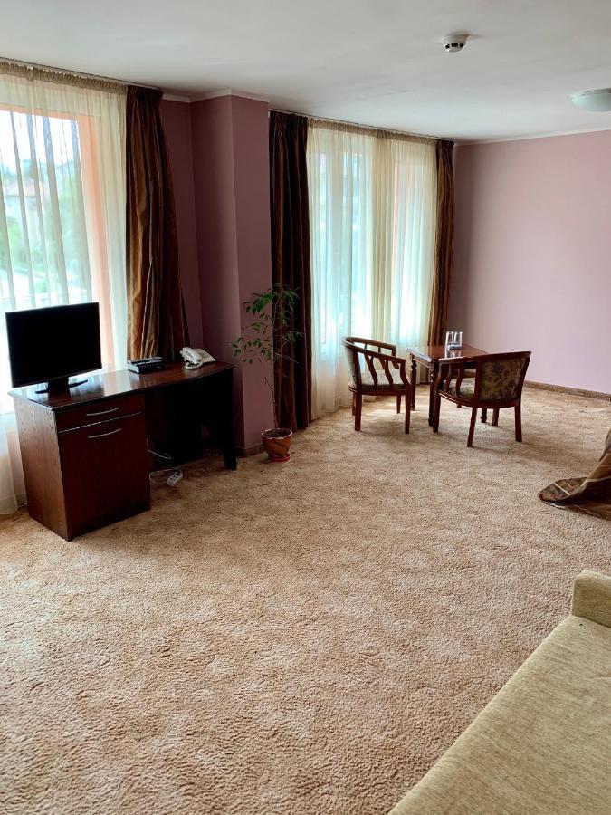 Hotel Elena Βελίκο Τίρνοβο Εξωτερικό φωτογραφία